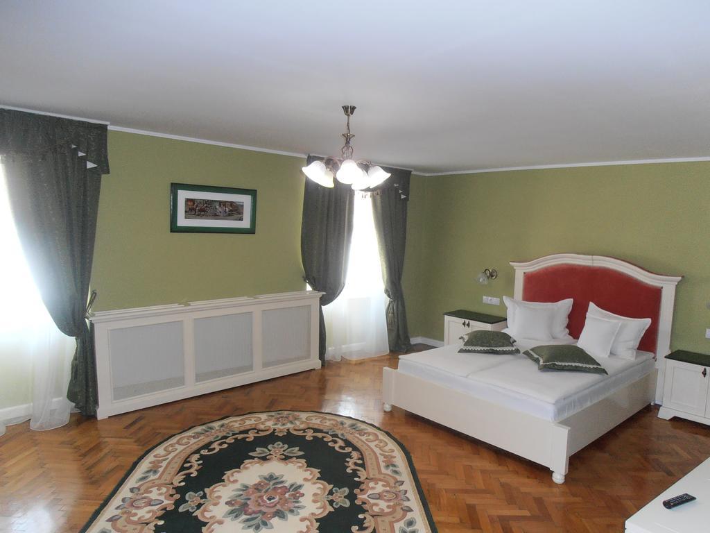 Zum Weissen Lamm Residence Сибиу Екстериор снимка